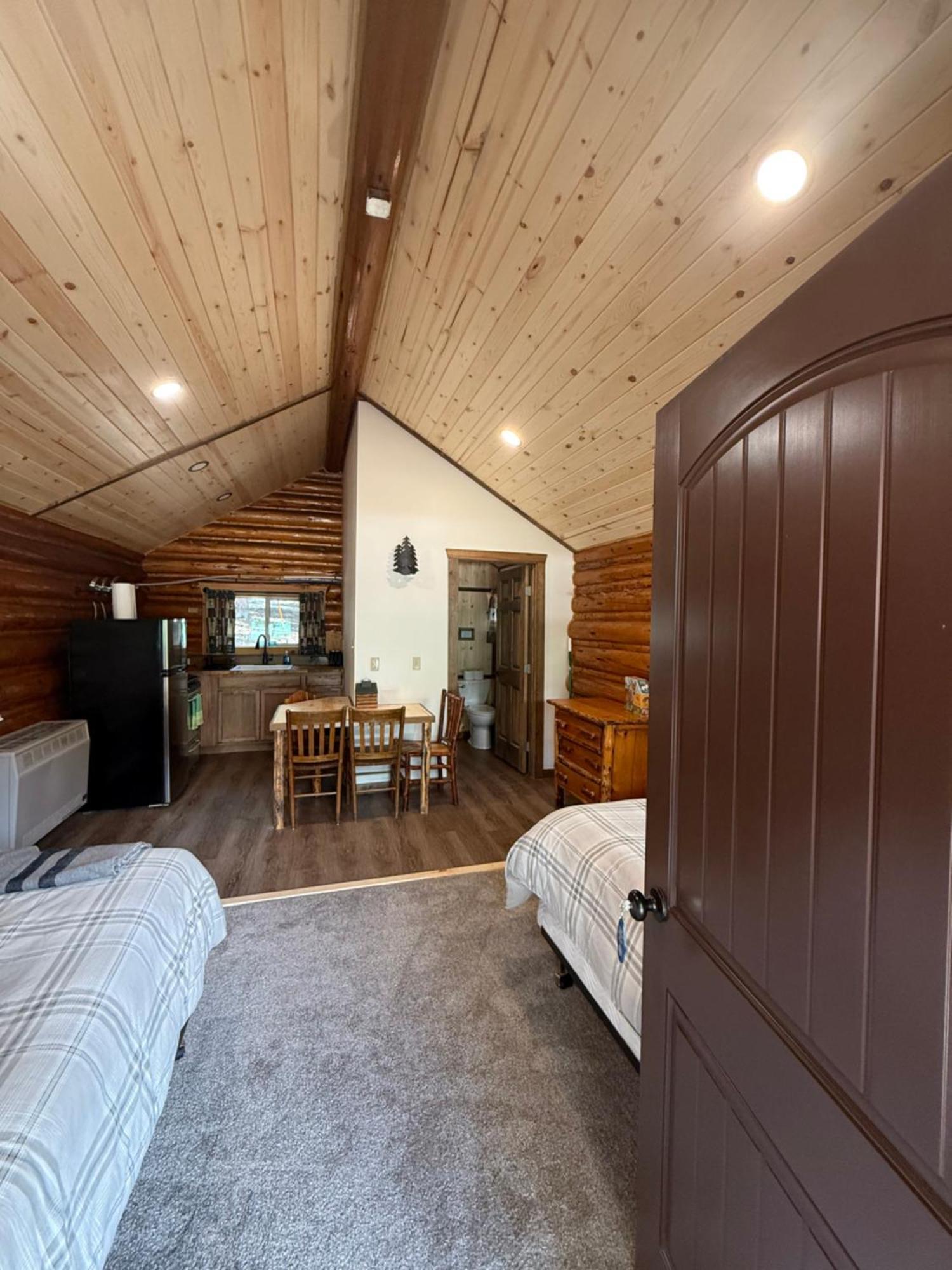 Silver Gate Lodging Cooke City Exterior photo