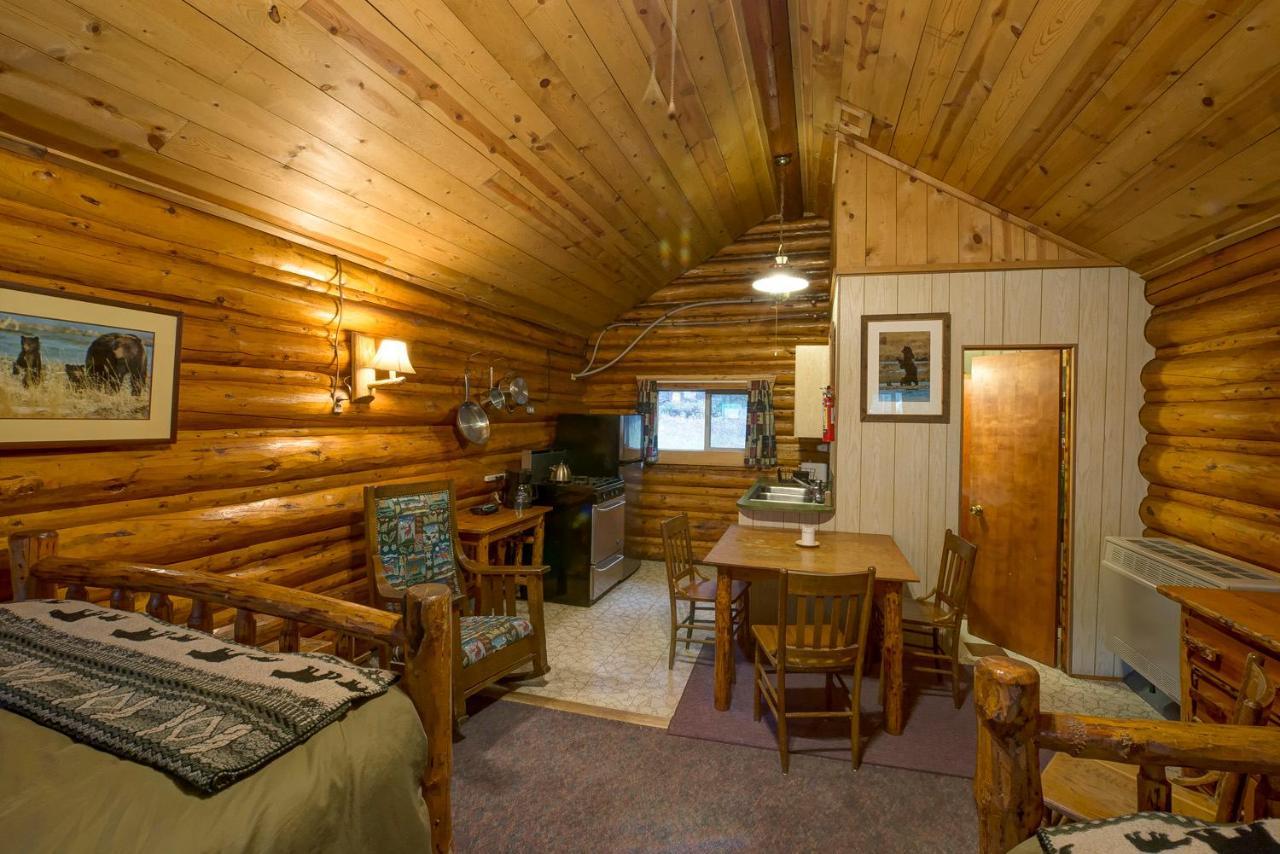 Silver Gate Lodging Cooke City Exterior photo